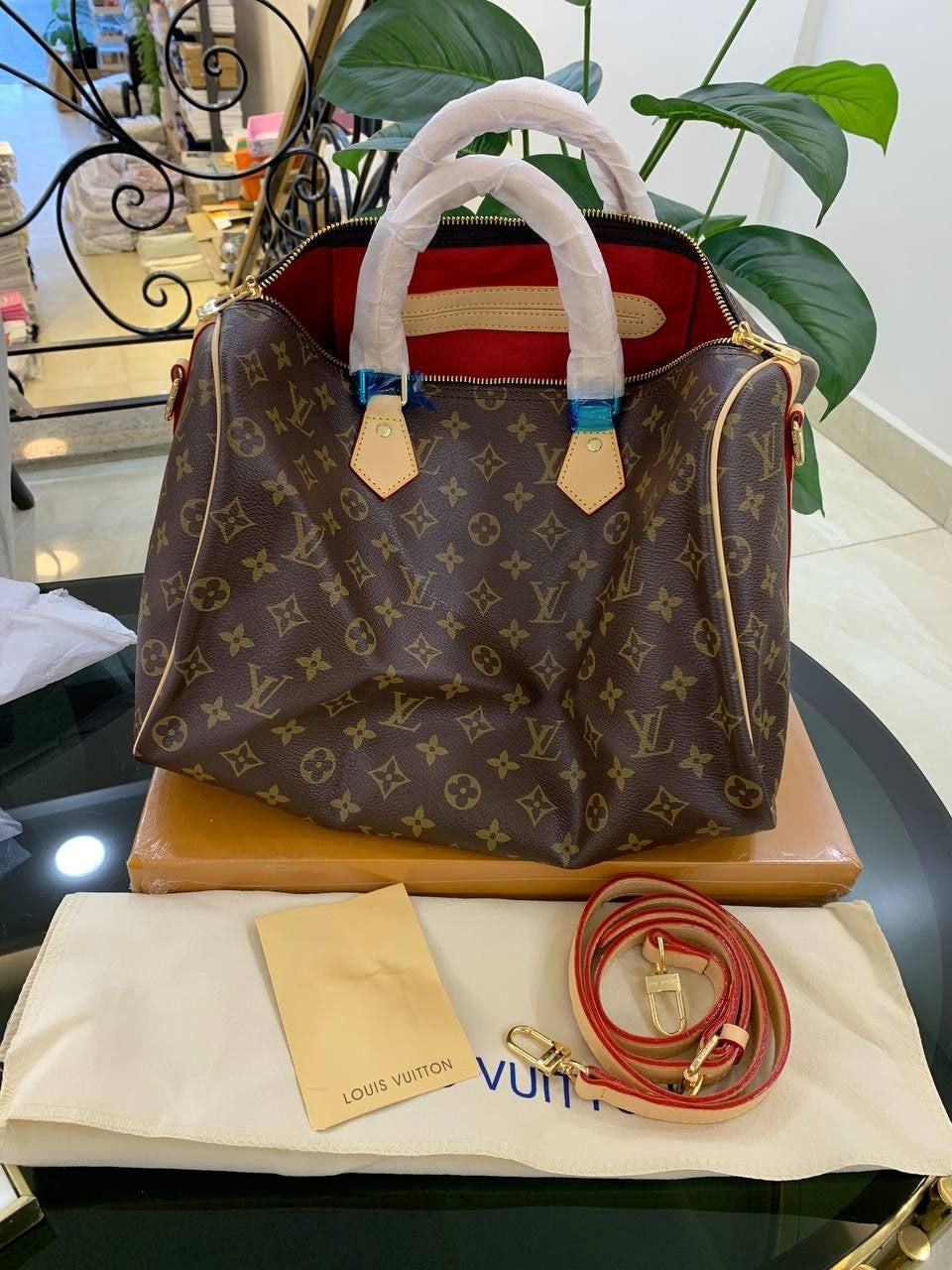 Lv lux bag [mr ]