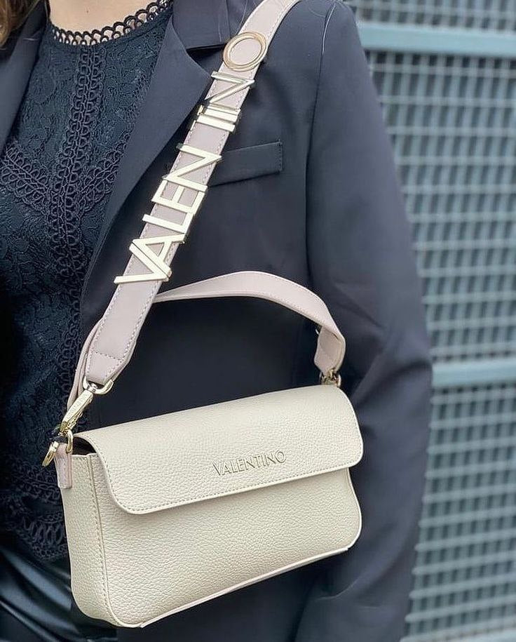 V cream cross-bag with two handles
